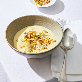 Geroosterde bloemkoolsoep met vadouvan en dukkah